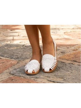 Bamboo Brand White Woven Flats Size 9 Summer Flats Boho Revival